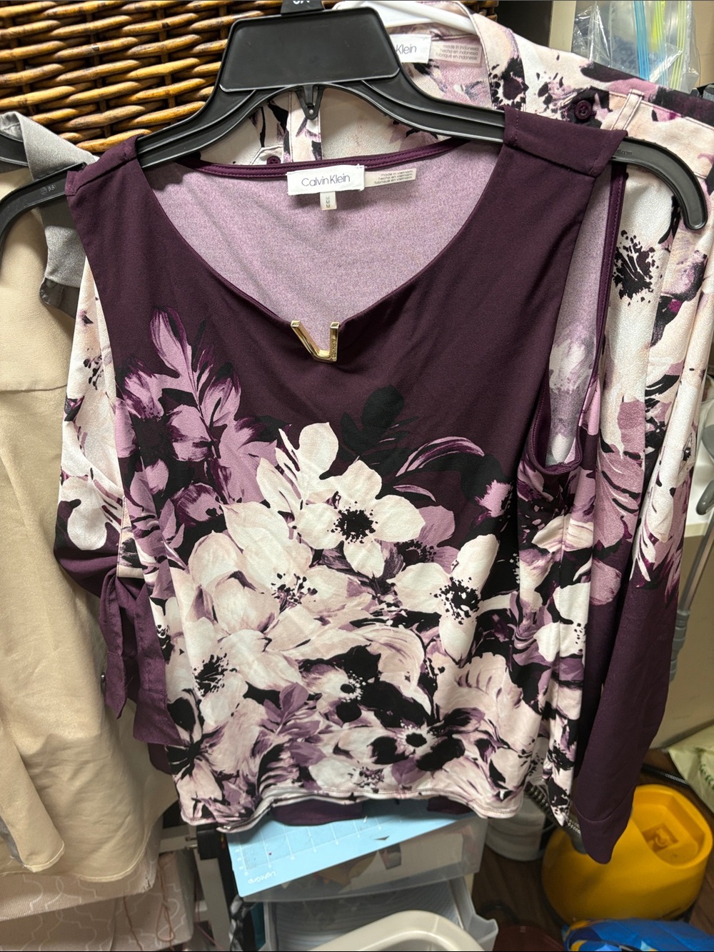 Calvin Klein Violet Floral Cold-Shoulder Blouse with Gold Accent